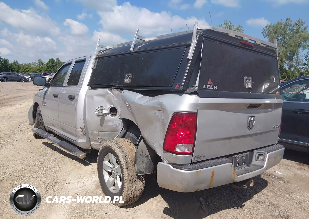 2018 Ram 1500 Express 4X4 6'4 Box VIN:1C6RR7FG7JS327602 - 3