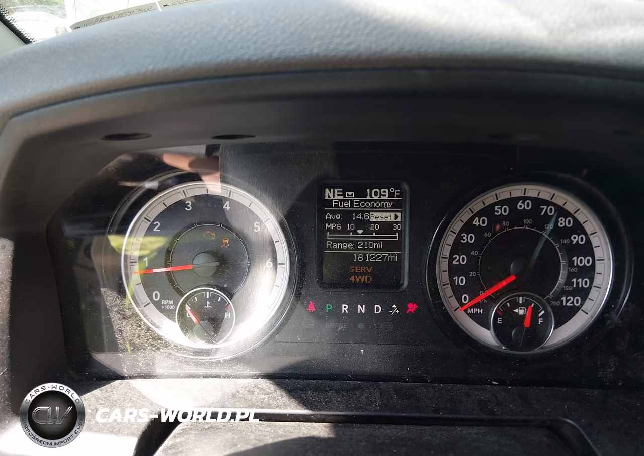 2018 Ram 1500 Express 4X4 6'4 Box VIN:1C6RR7FG7JS327602 - 7