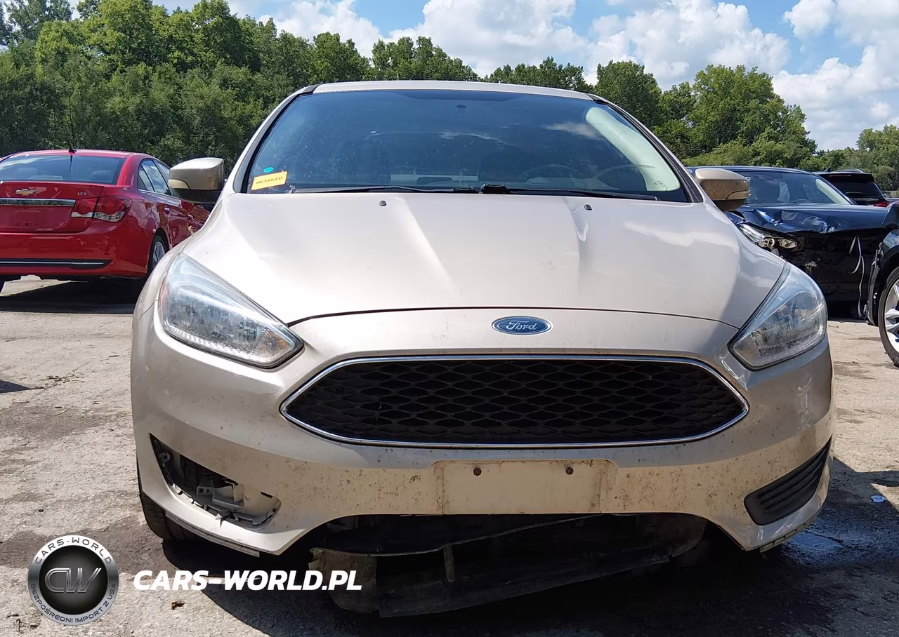 2017 Ford Focus Se VIN:1FADP3F27HL324814 - 6