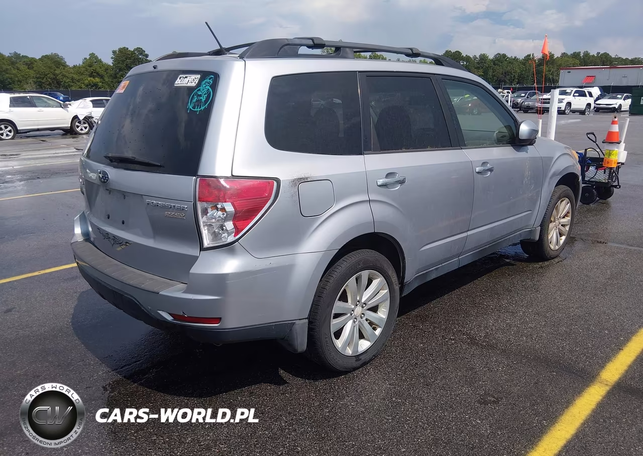 2012 Subaru Forester 2.5X Premium VIN:JF2SHADC3CH423061 - 4