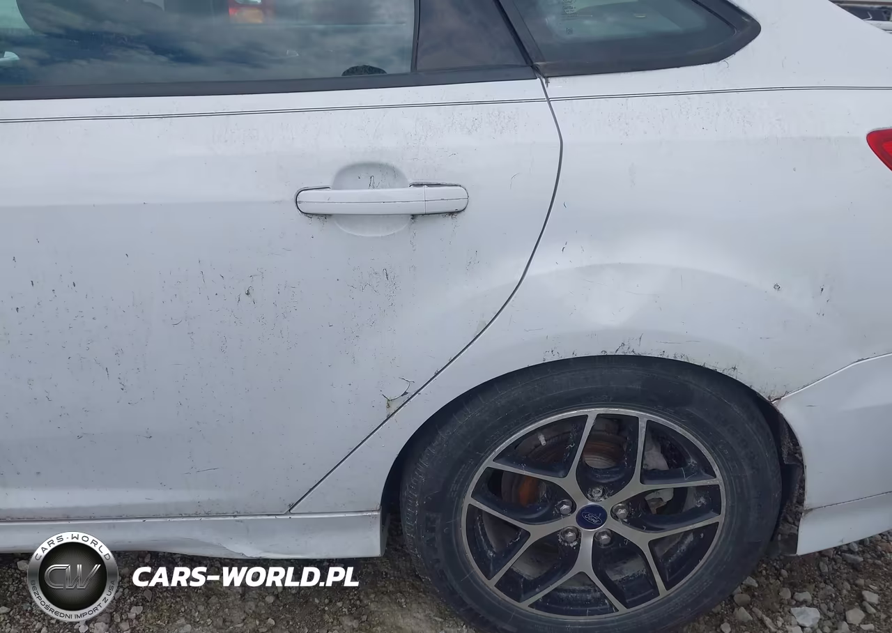 2016 Ford Focus Se VIN:1FADP3F22GL301374 - 13
