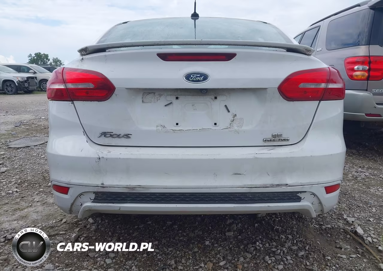 2016 Ford Focus Se VIN:1FADP3F22GL301374 - 14
