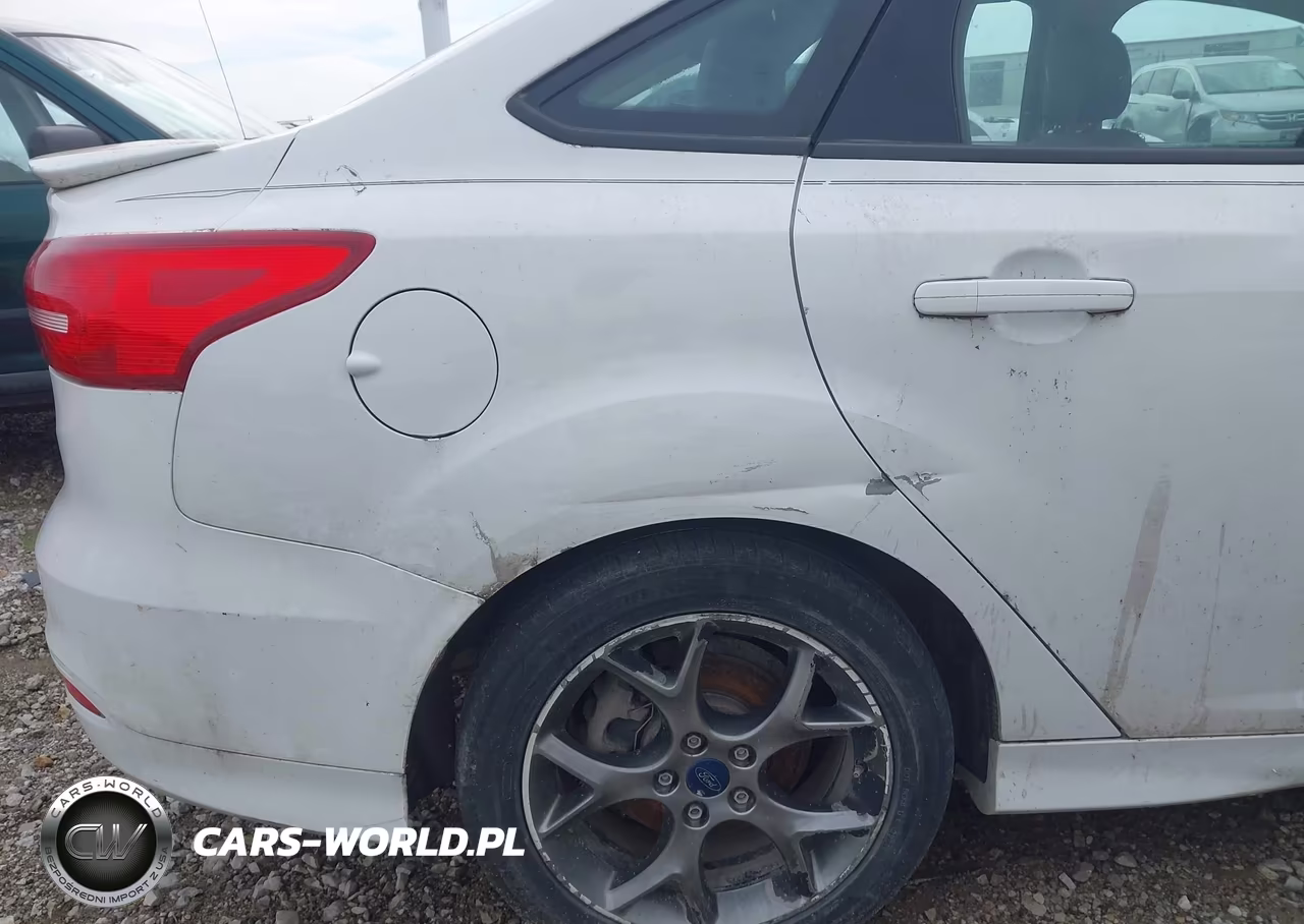 2016 Ford Focus Se VIN:1FADP3F22GL301374 - 15