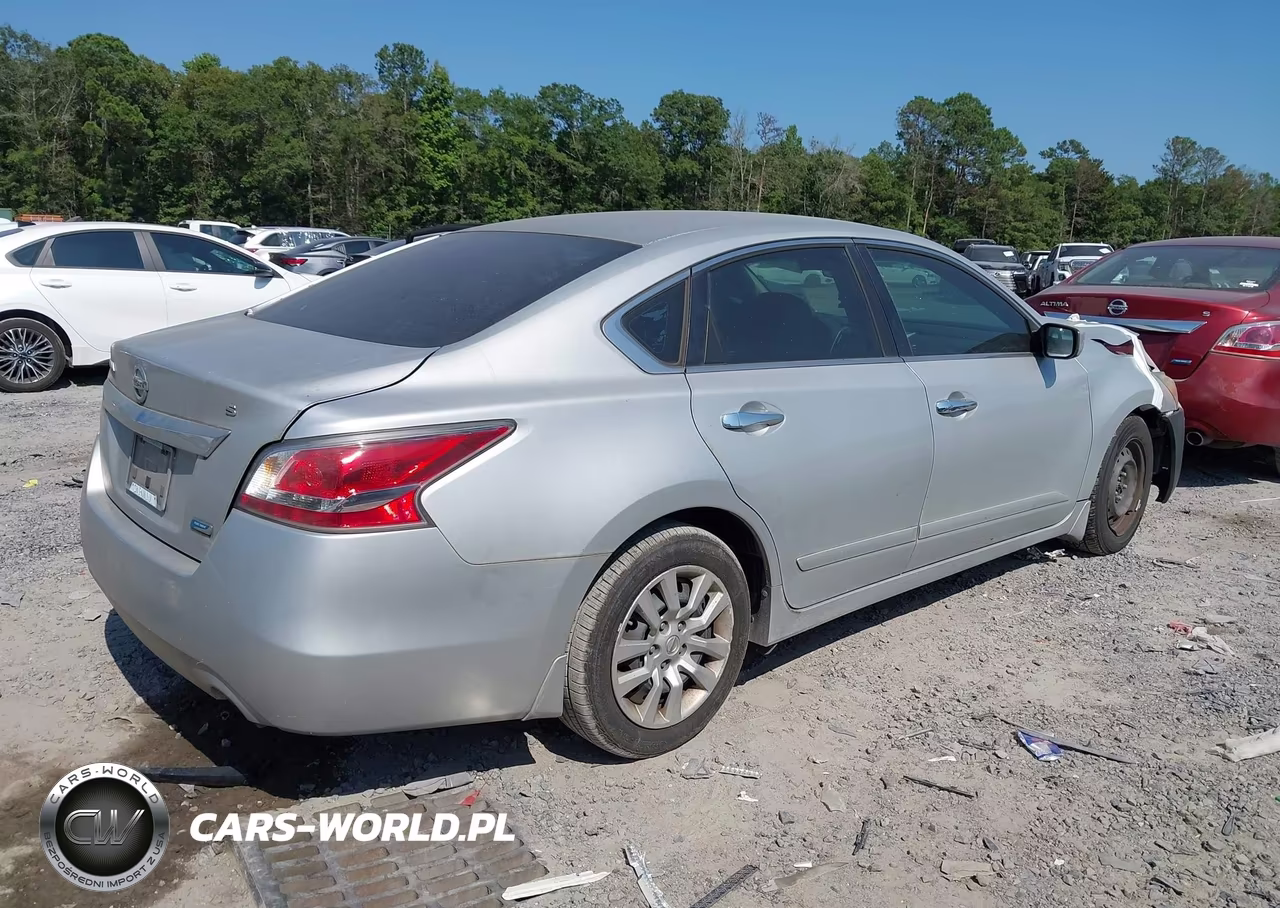 2014 Nissan Altima 2.5 S VIN:1N4AL3AP5EC173971 - 4