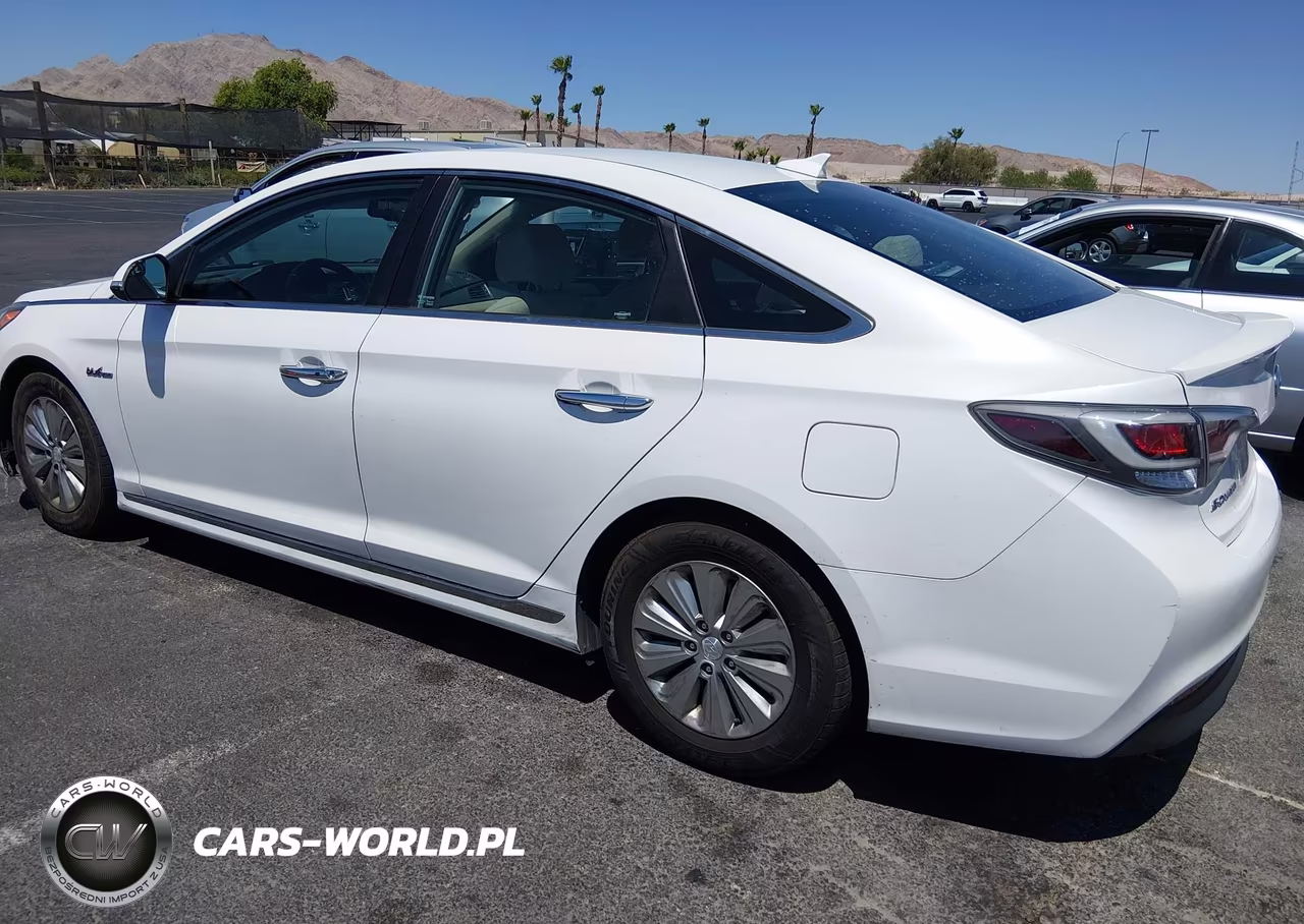 2016 Hyundai Sonata Hybrid Se VIN:KMHE24L13GA027897 - 3
