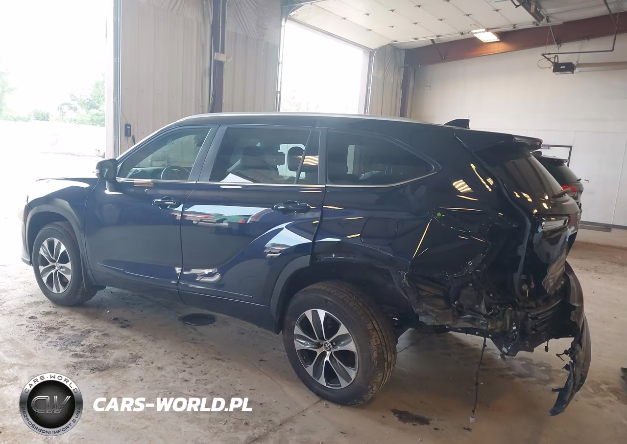 2026 Toyota Highlander Xle VIN:5TDKDRBH8TS602540 - 3