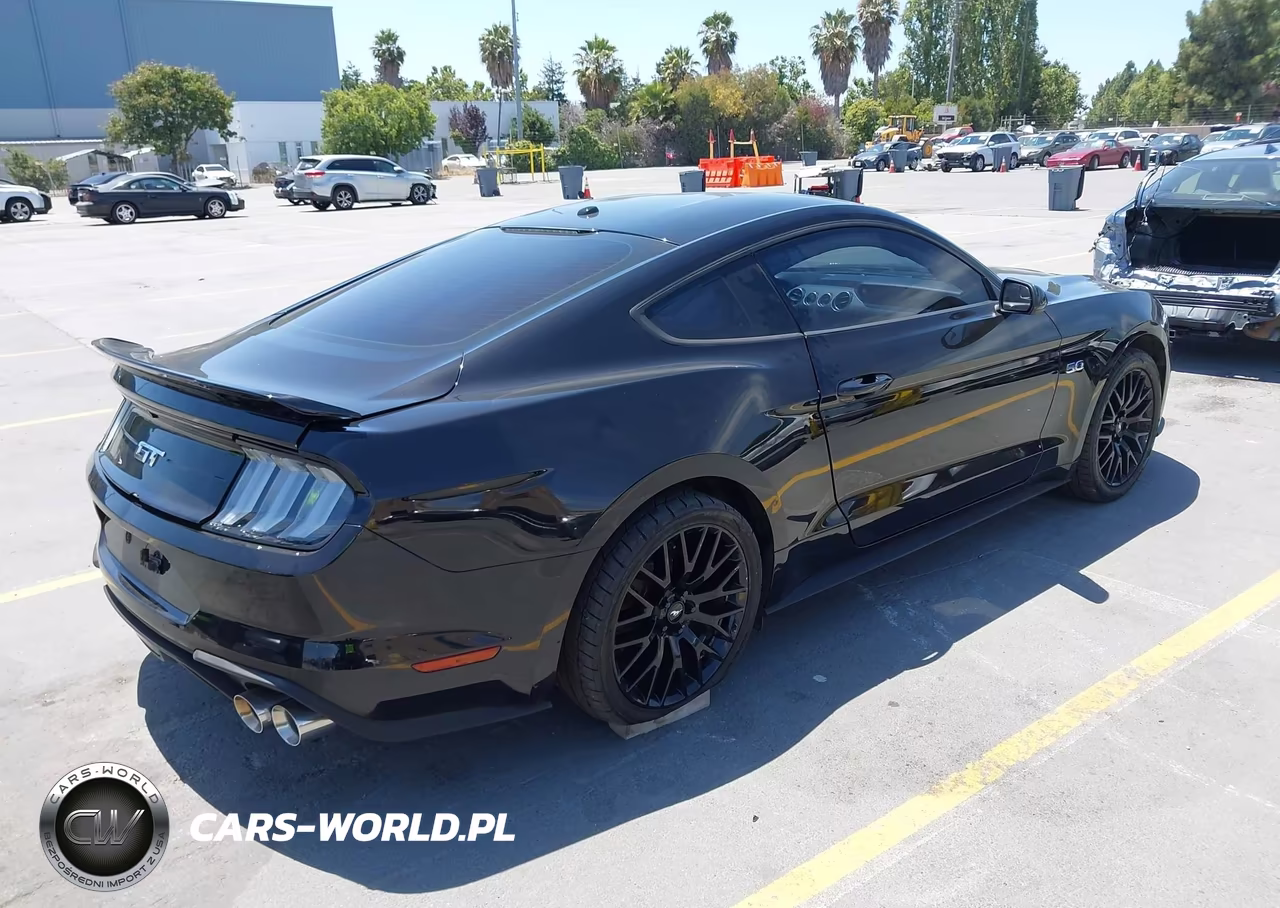 2018 Ford Mustang Gt-Gt Premium VIN:1FA6P8CF8J5130042 - 4