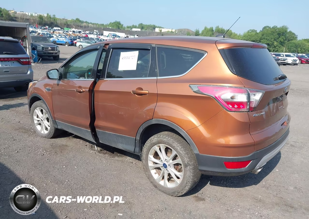 2017 Ford Escape Se VIN:1FMCU9GD7HUA57133 - 3