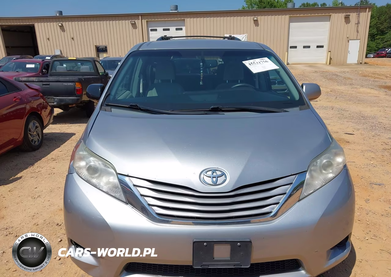 2015 Toyota Sienna Le 8 Passenger VIN:5TDKK3DC1FS605241 - 12