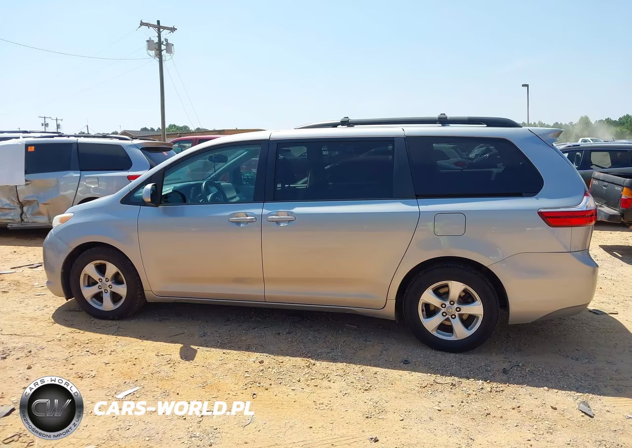 2015 Toyota Sienna Le 8 Passenger VIN:5TDKK3DC1FS605241 - 14