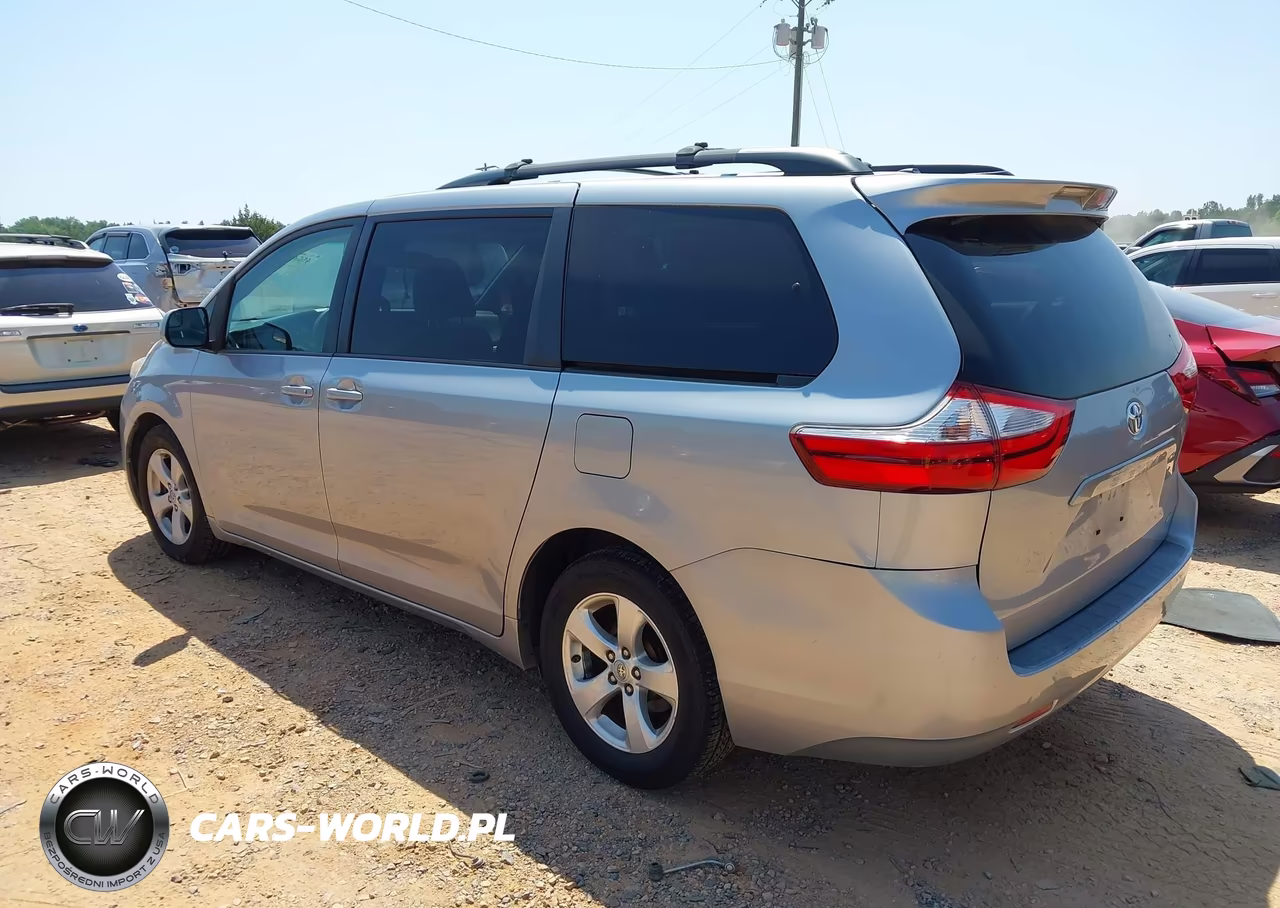 2015 Toyota Sienna Le 8 Passenger VIN:5TDKK3DC1FS605241 - 3