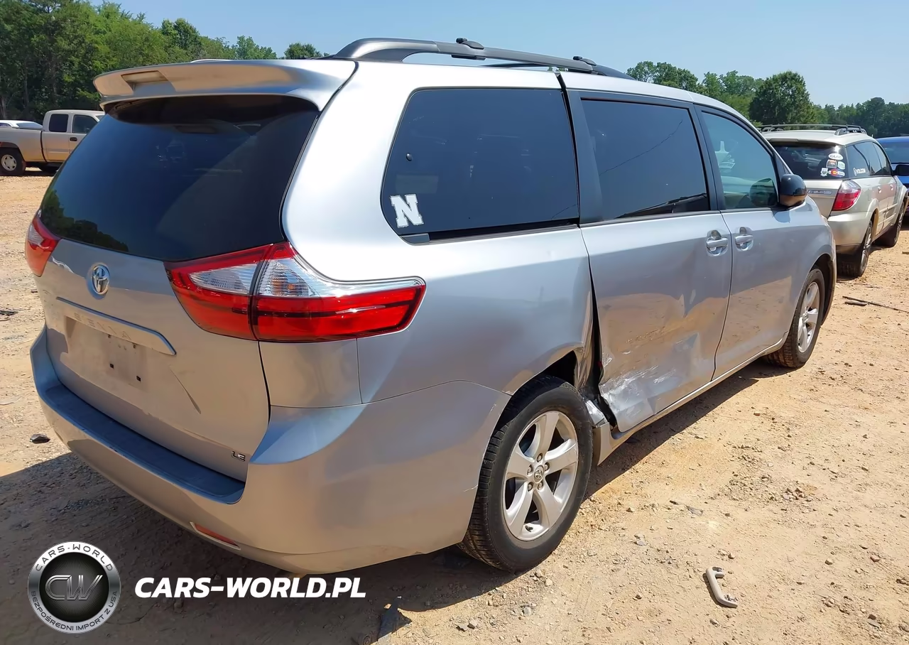 2015 Toyota Sienna Le 8 Passenger VIN:5TDKK3DC1FS605241 - 4