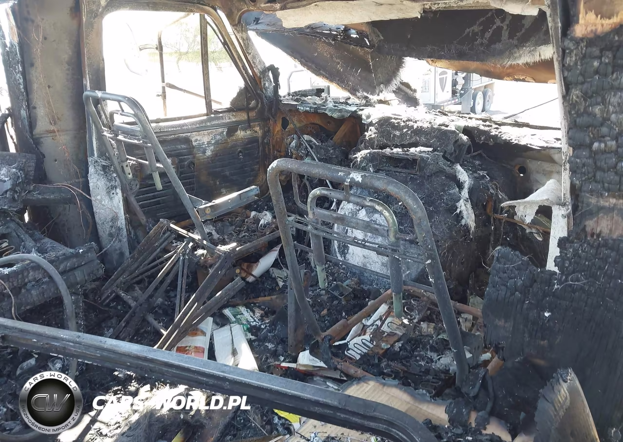 1981 Chevrolet G30 VIN:2GBJG31M8B4127334 - 5