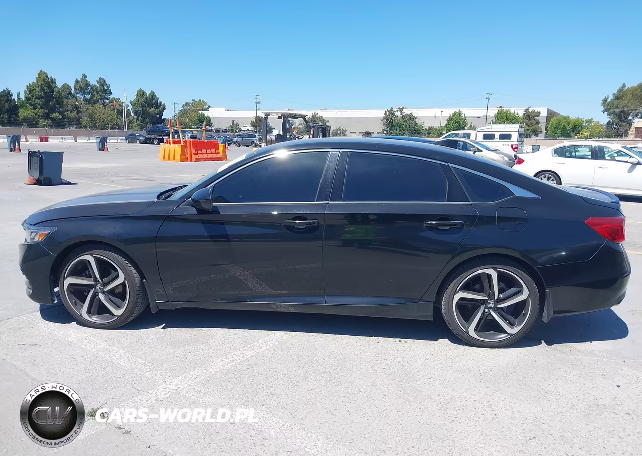 2018 Honda Accord Sport VIN:1HGCV1F30JA096098 - 14