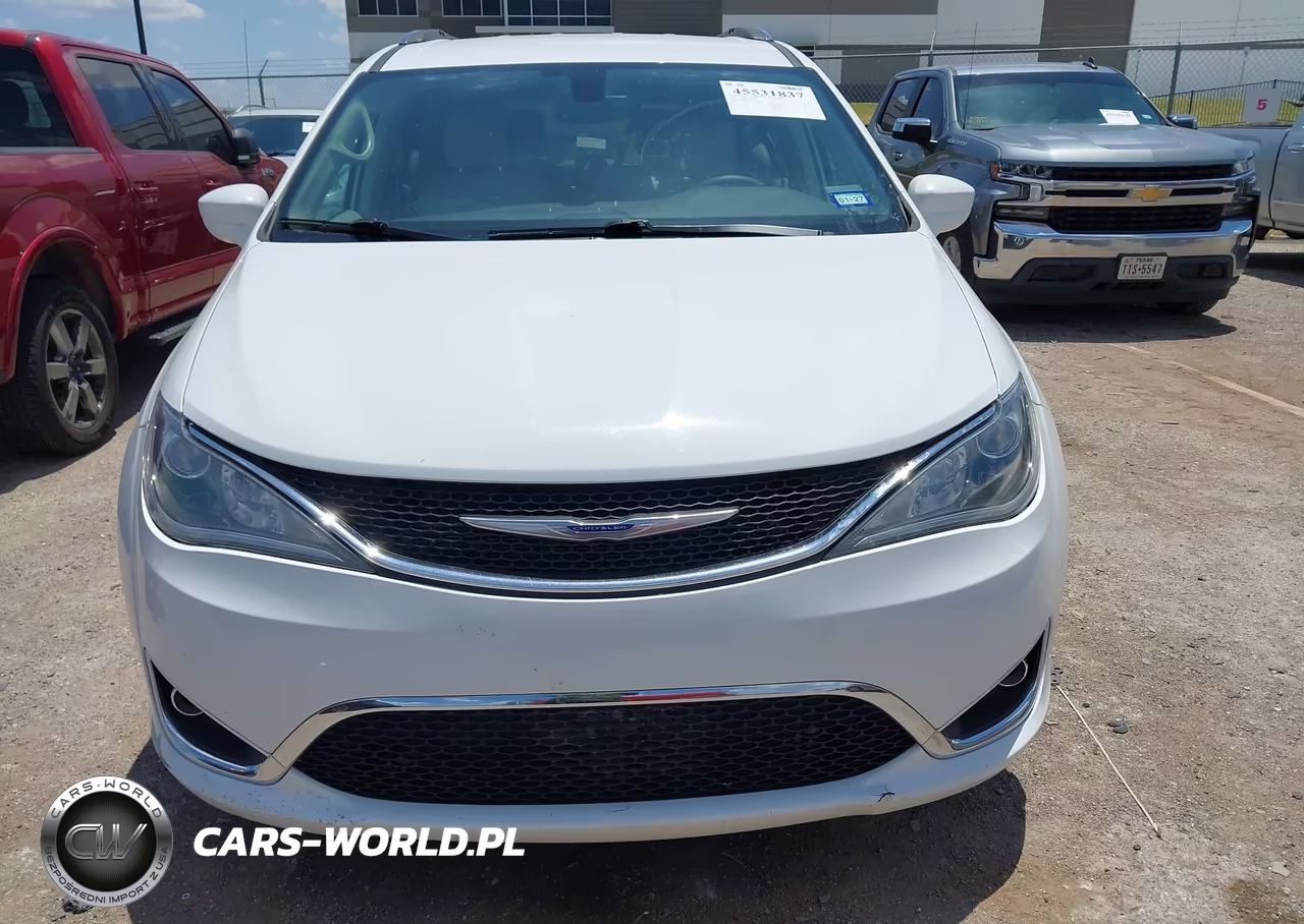 2020 Chrysler Pacifica Touring L VIN:2C4RC1BG8LR134750 - 12