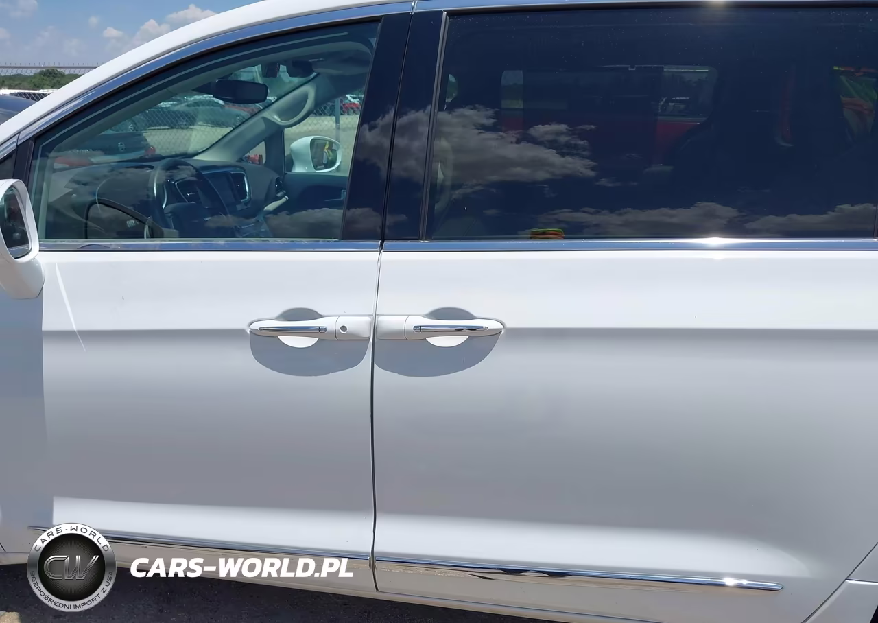 2020 Chrysler Pacifica Touring L VIN:2C4RC1BG8LR134750 - 14