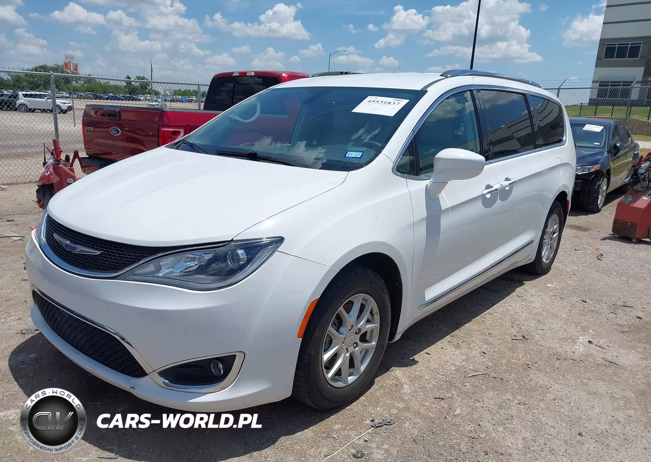 2020 Chrysler Pacifica Touring L VIN:2C4RC1BG8LR134750 - 2