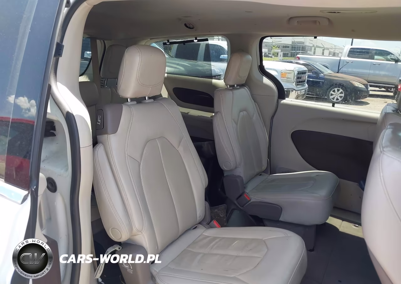 2020 Chrysler Pacifica Touring L VIN:2C4RC1BG8LR134750 - 8