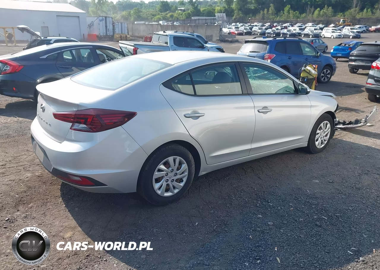 2019 Hyundai Elantra Se VIN:5NPD74LF3KH497670 - 4
