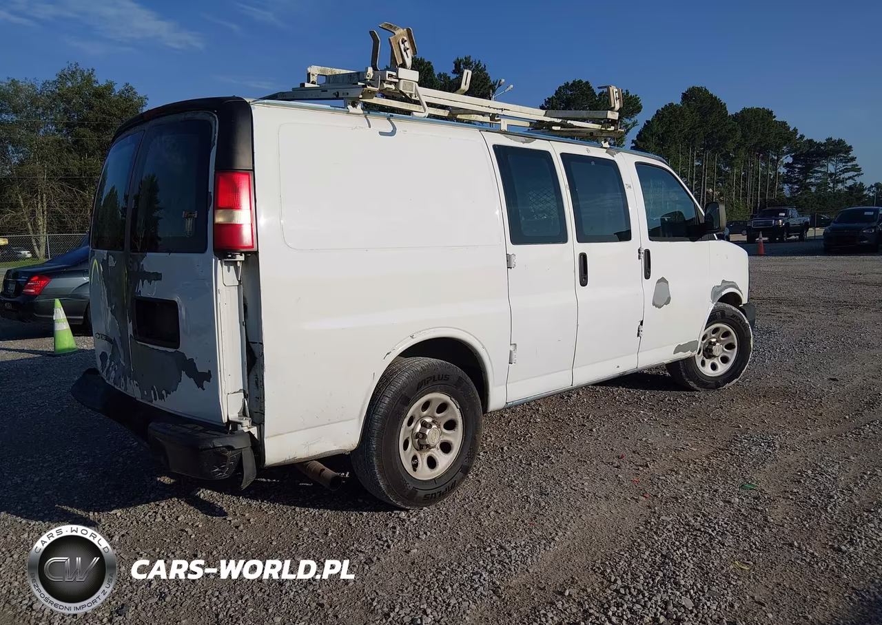 2010 Chevrolet Express 1500 Work Van VIN:1GCUGADX9A1171643 - 4