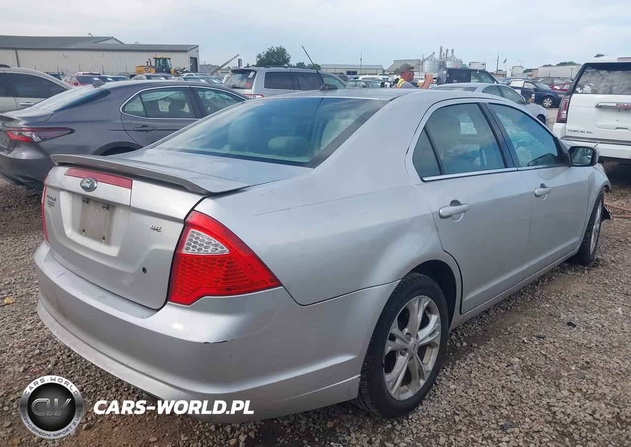 2012 Ford Fusion Se VIN:3FAHP0HA7CR103650 - 4