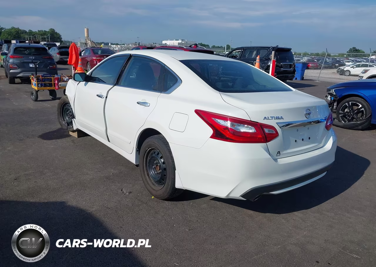 2017 Nissan Altima 2.5 S VIN:1N4AL3AP2HC296535 - 3
