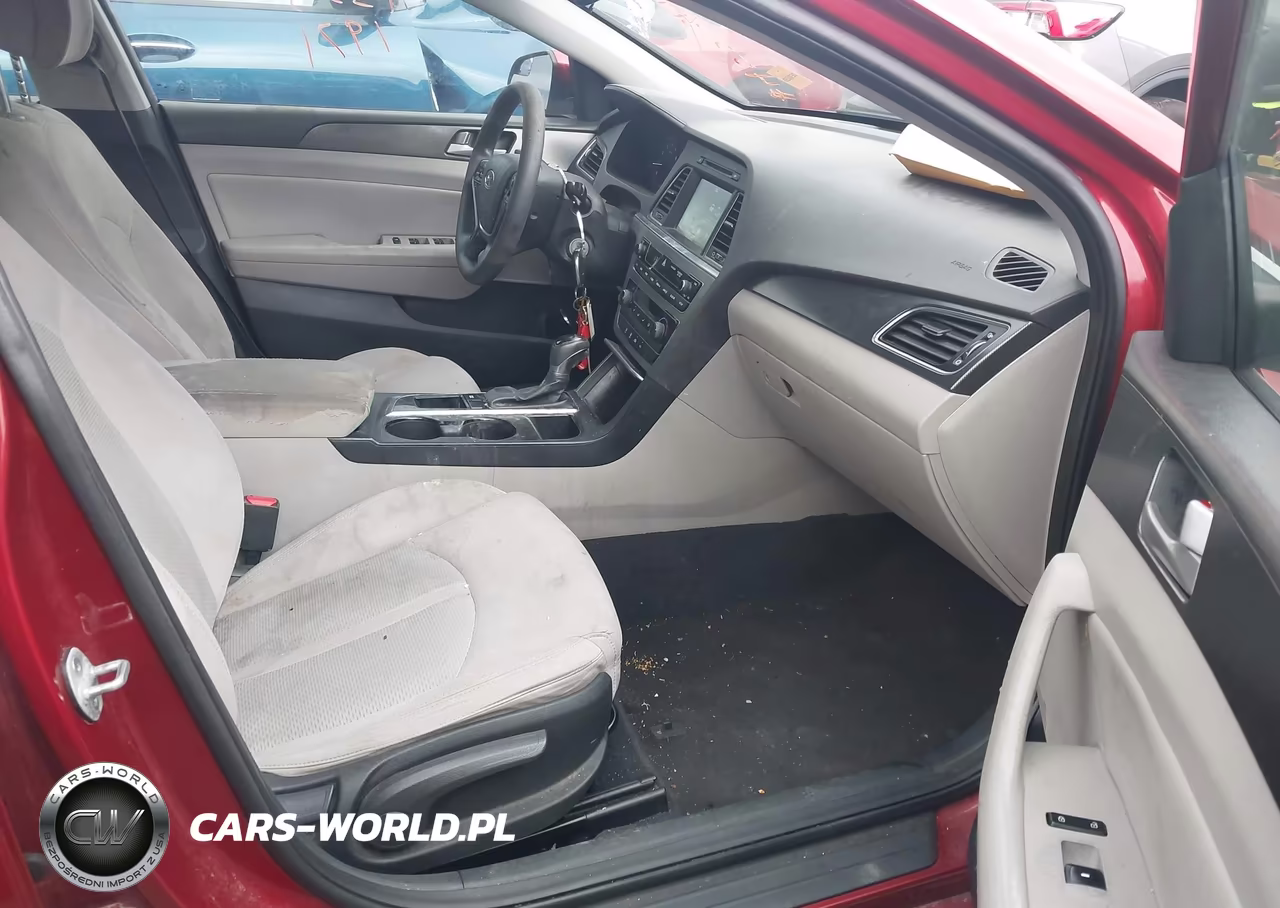 2016 Hyundai Sonata Sport VIN:5NPE34AF3GH416354 - 5