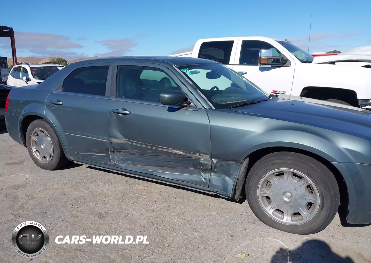 2005 Chrysler 300 Touring VIN:2C3AA53GX5H512699 - 6