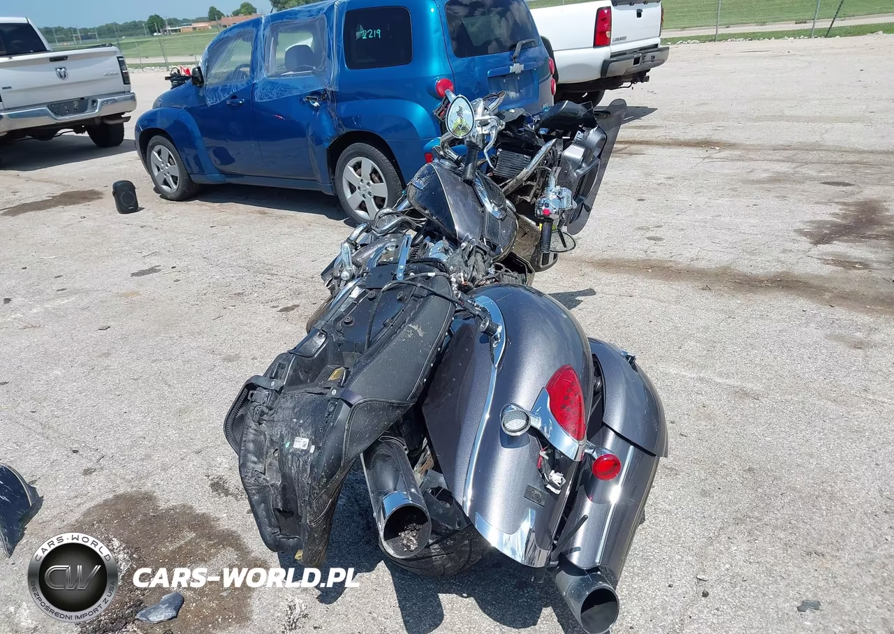 2017 Indian Motorcycle Co. Roadmaster VIN:56KTRAAA9H3355866 - 6
