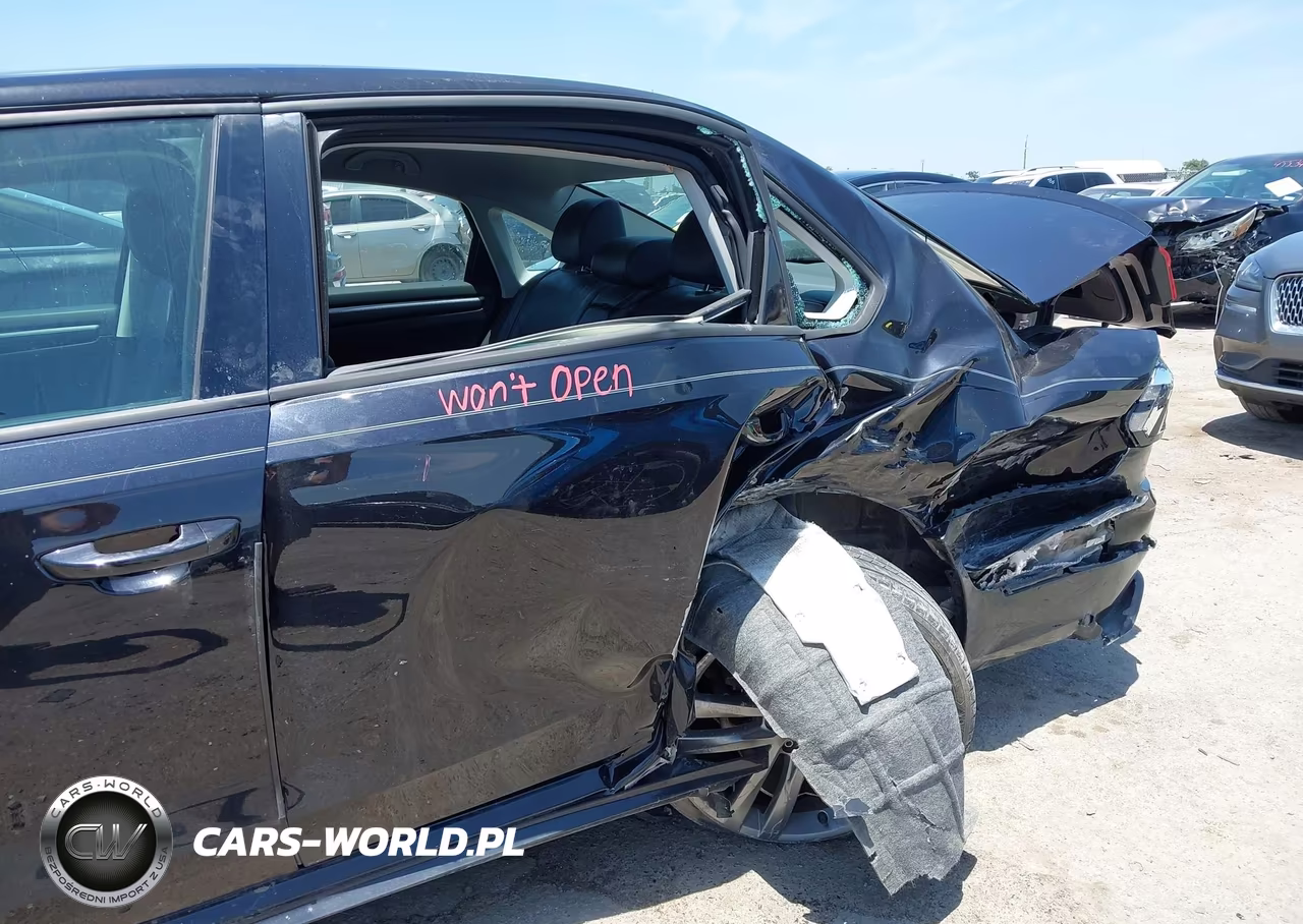 2018 Volkswagen Passat 2.0T R-Line-2.0T S VIN:1VWAA7A36JC039563 - 6