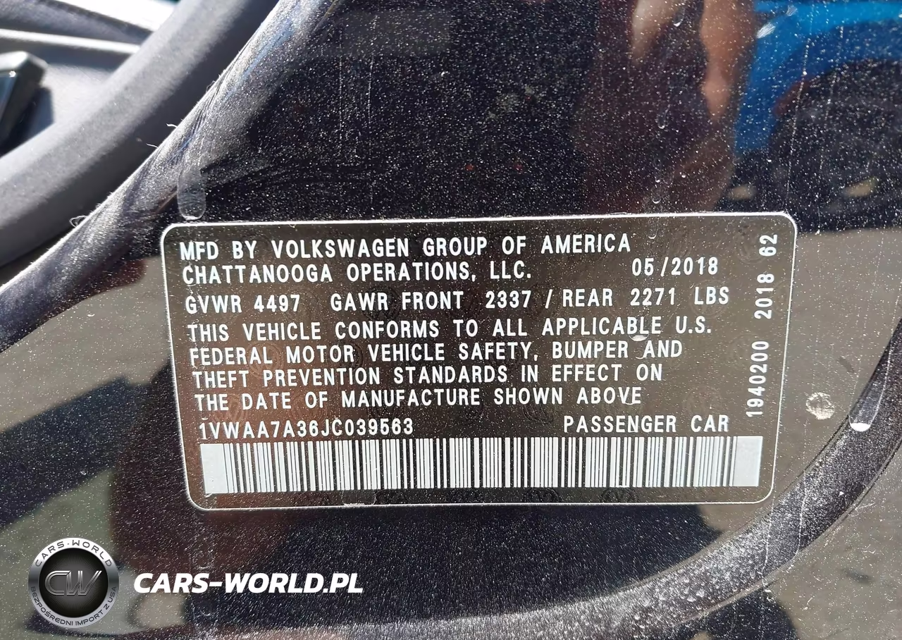 2018 Volkswagen Passat 2.0T R-Line-2.0T S VIN:1VWAA7A36JC039563 - 9