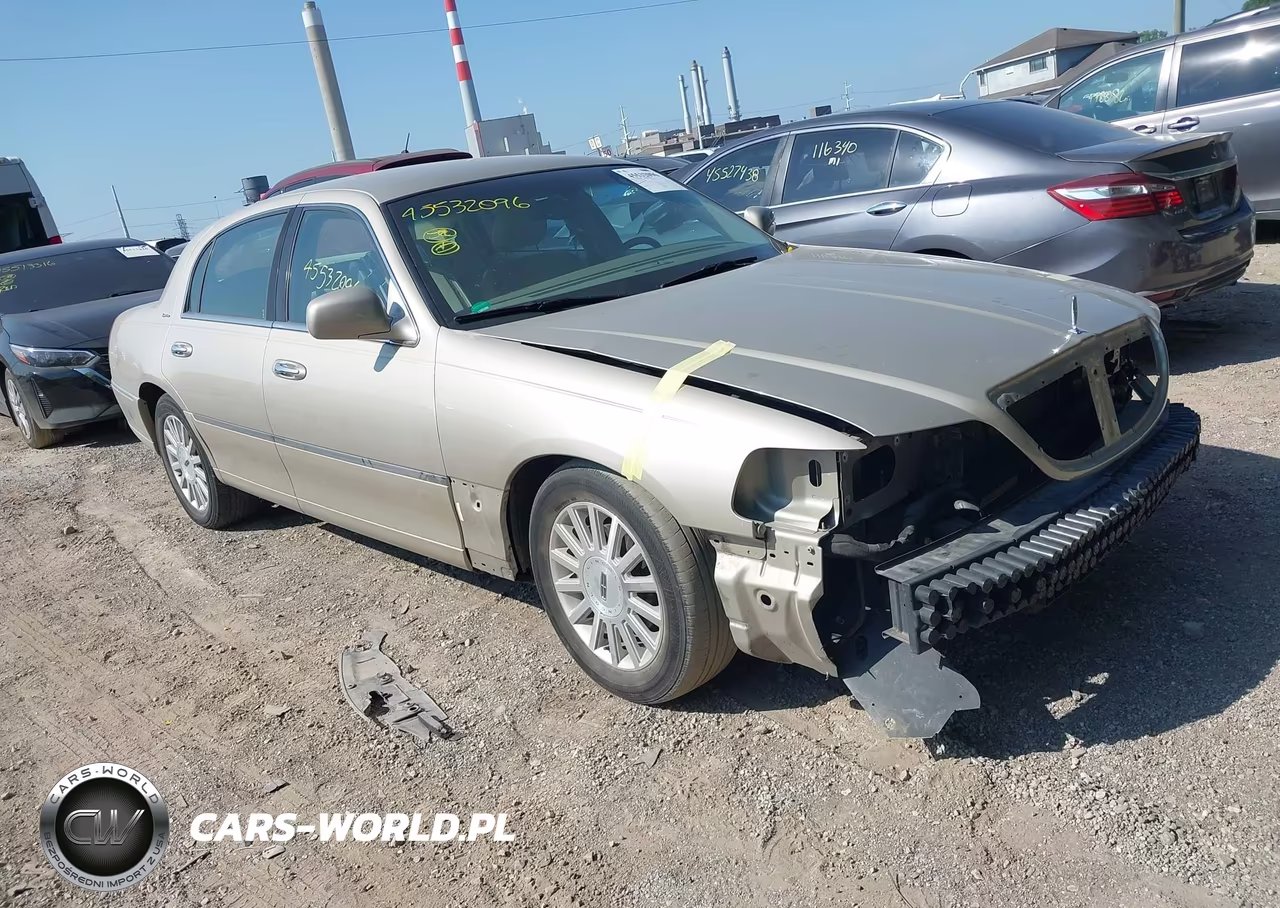 2004 Lincoln Town Car Signature