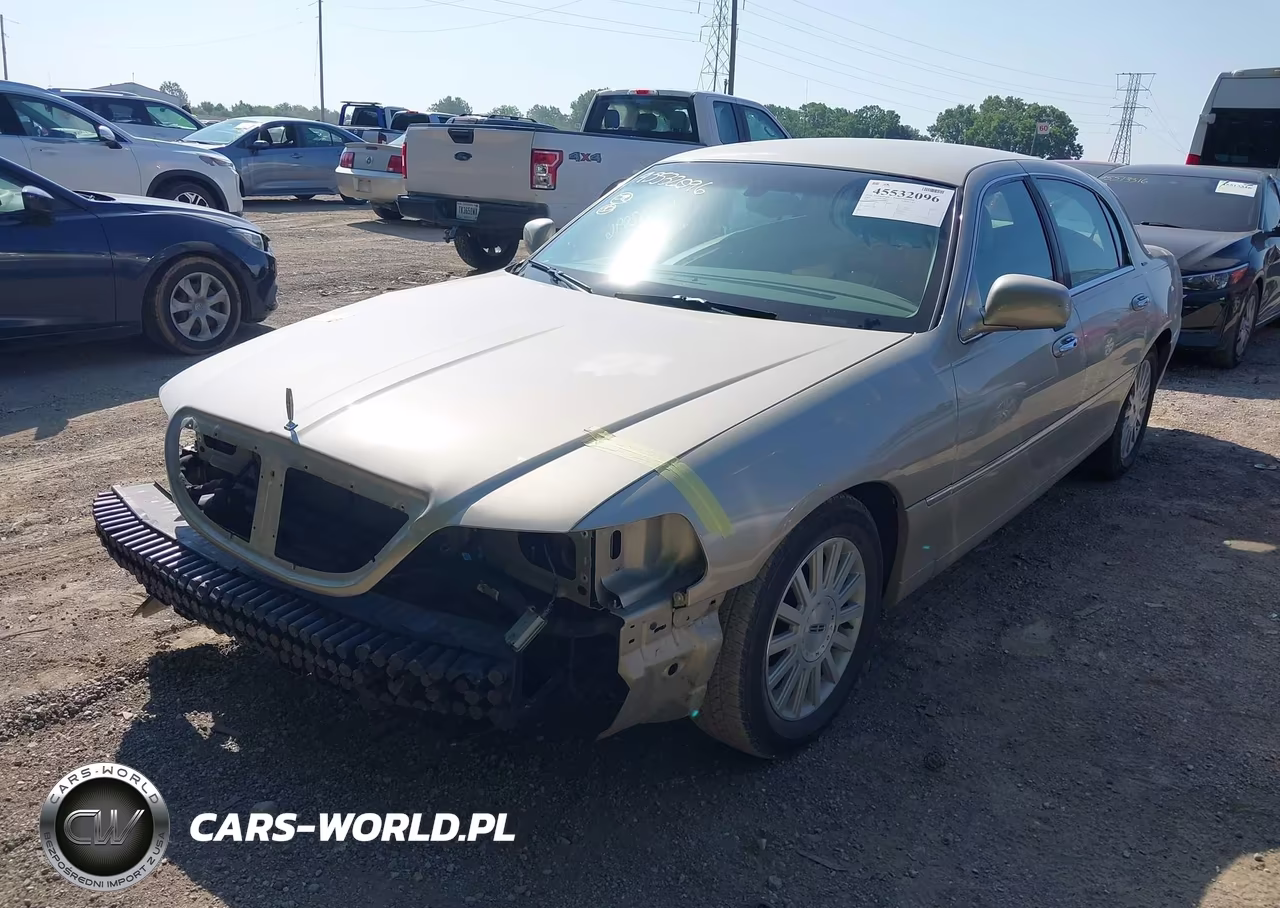 2004 Lincoln Town Car Signature VIN:1LNHM81W94Y622074 - 2