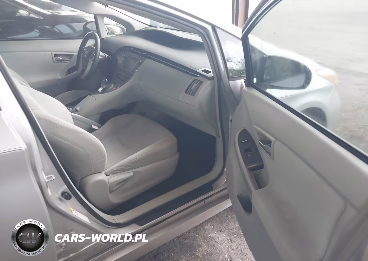 2012 Toyota Prius Two VIN:JTDKN3DU5C1479992 - 5