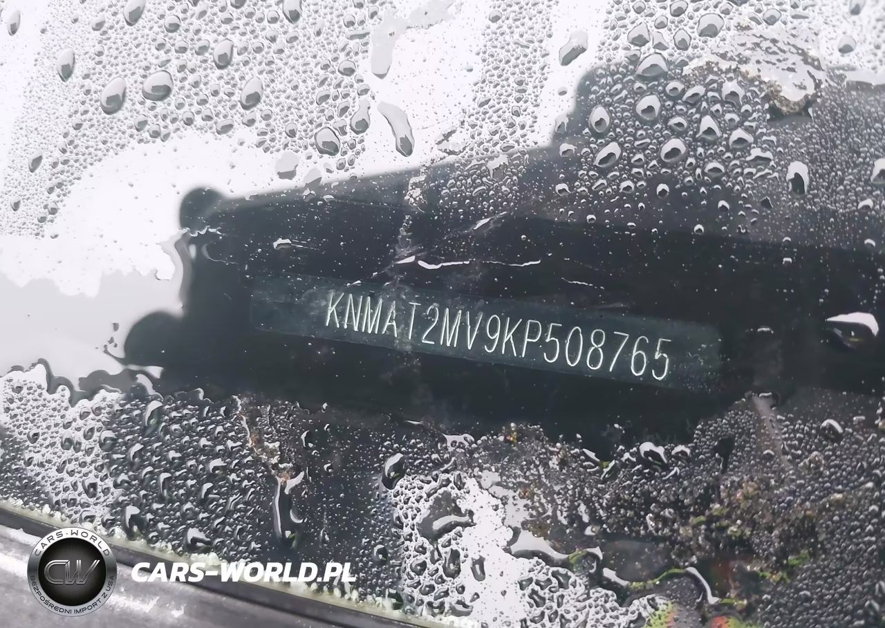 2019 Nissan Rogue S VIN:KNMAT2MV9KP508765 - 17