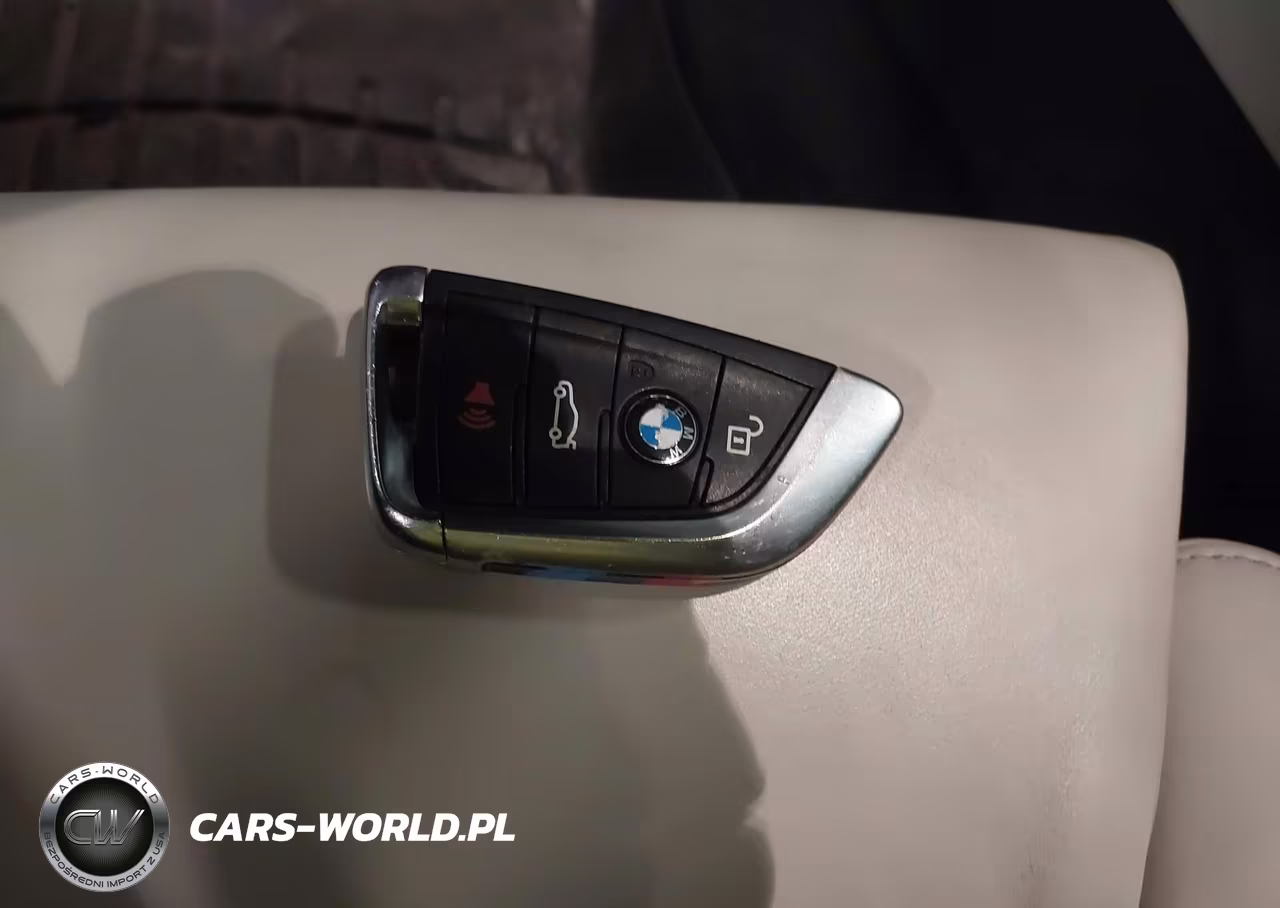 2018 BMW X5 xDrive35I VIN:5UXKR0C52JL076100 - 11
