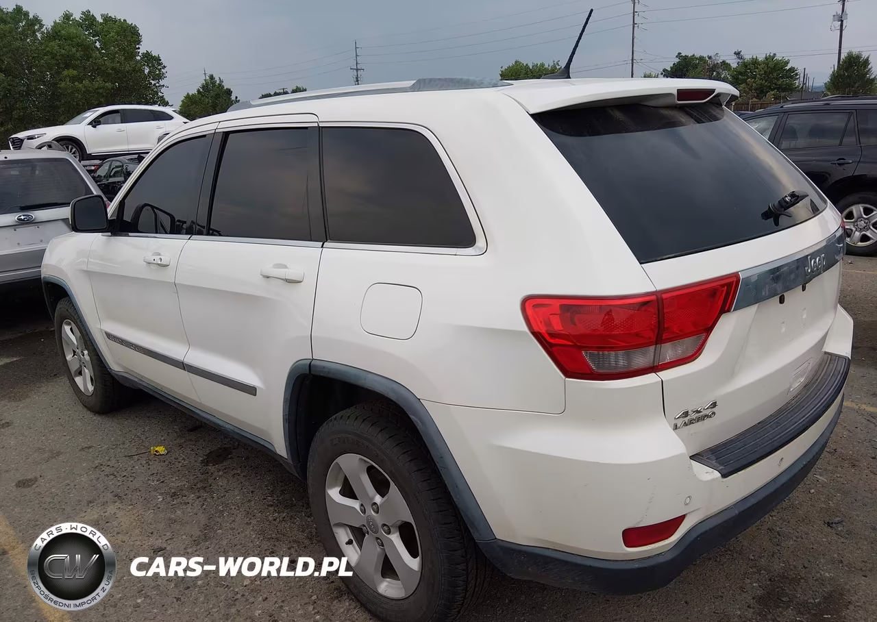 2011 Jeep Grand Cherokee Laredo VIN:1J4RR4GG0BC703584 - 3