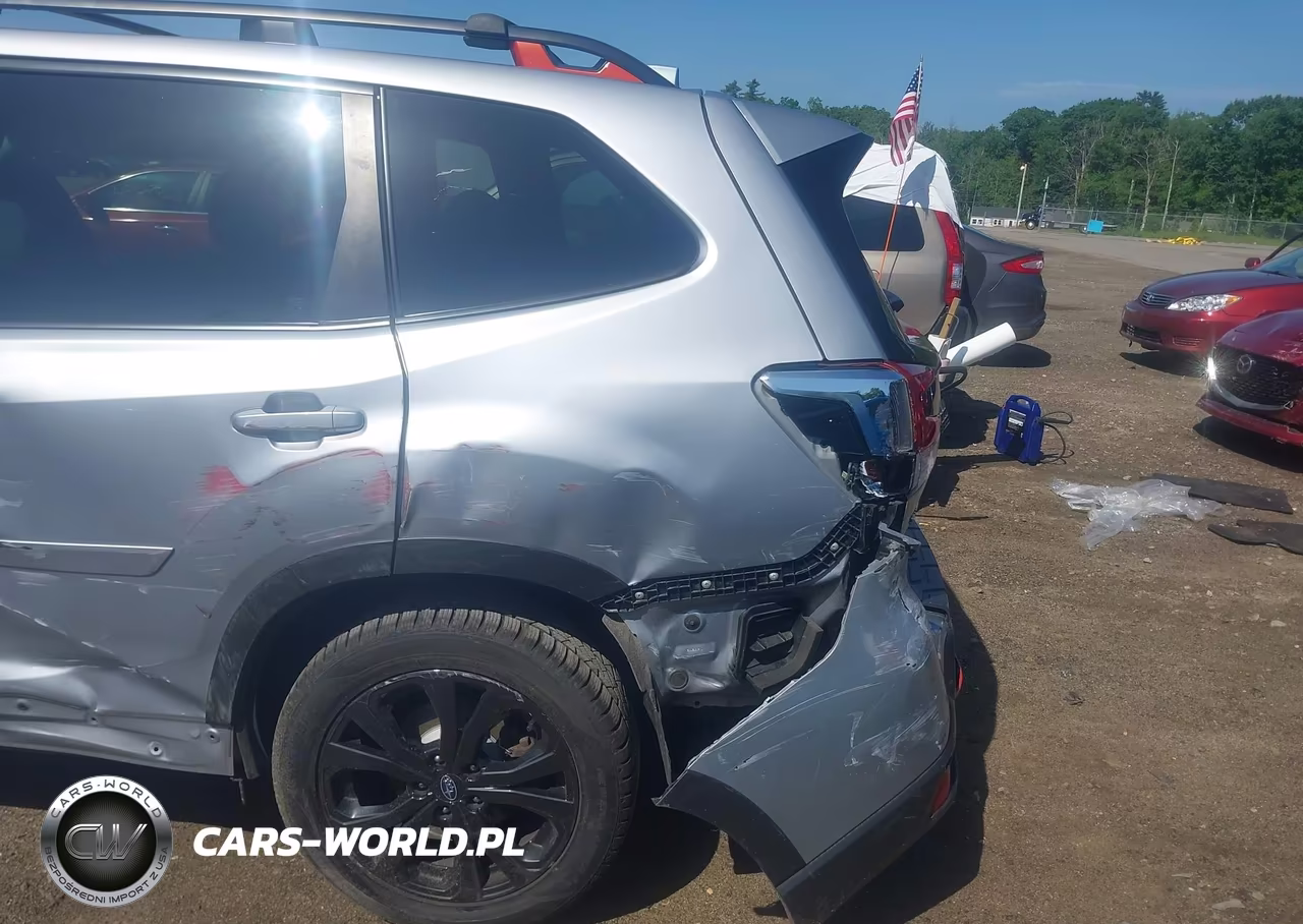 2020 Subaru Forester Sport VIN:JF2SKALCXLH475466 - 6
