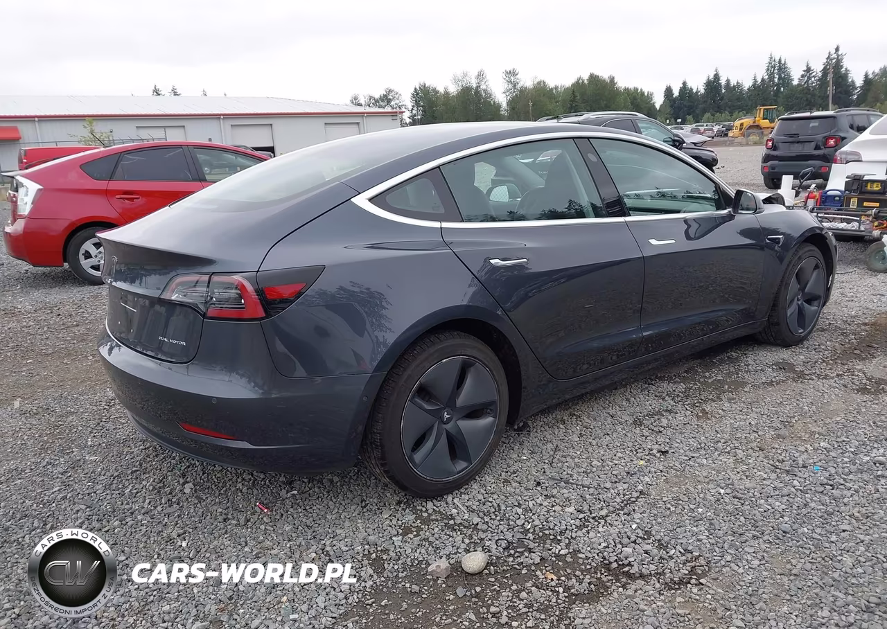 2018 Tesla Model 3 Long Range-Performance VIN:5YJ3E1EB2JF066633 - 4