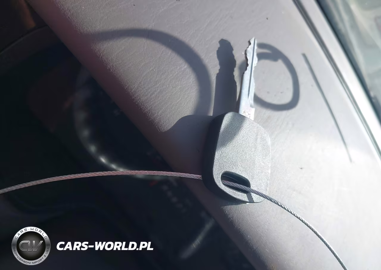 2002 Lincoln Town Car Signature VIN:1LNHM82W22Y650178 - 11