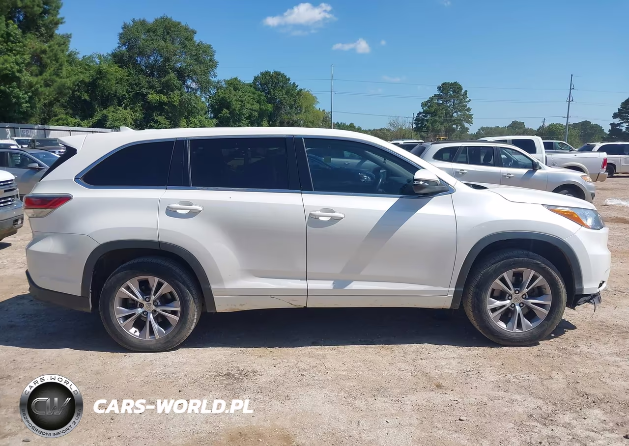 2015 Toyota Highlander Le Plus V6 VIN:5TDZKRFH3FS119380 - 13
