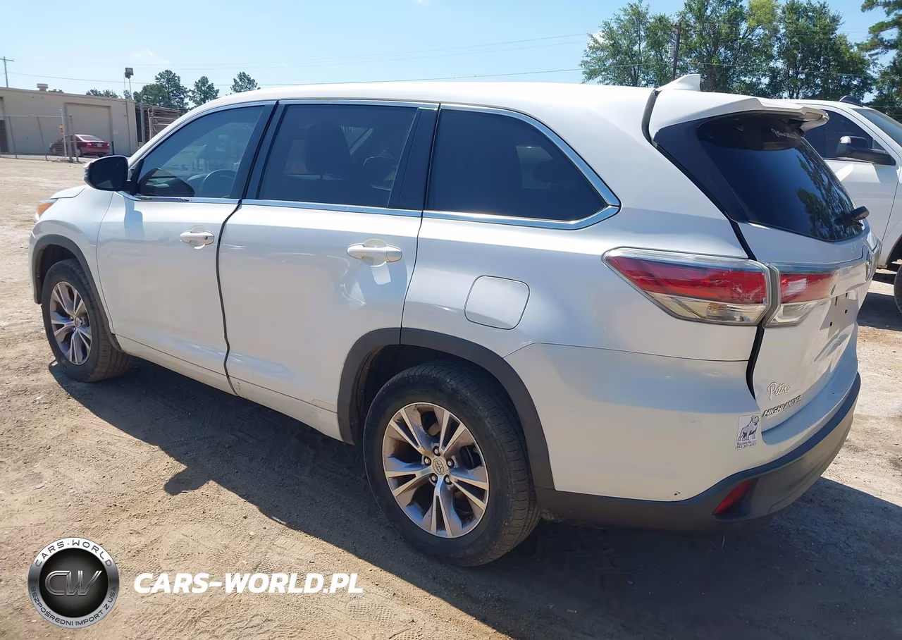 2015 Toyota Highlander Le Plus V6 VIN:5TDZKRFH3FS119380 - 3