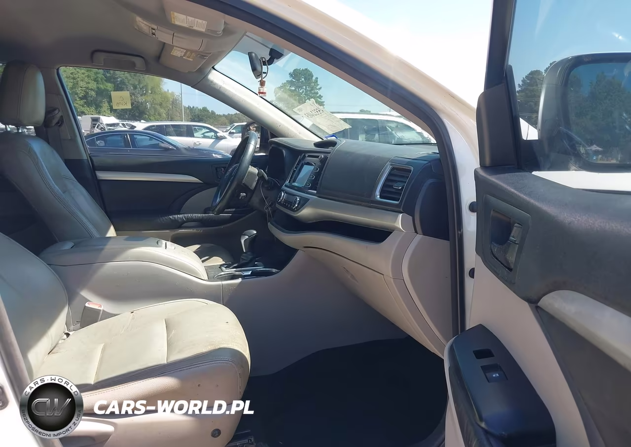 2015 Toyota Highlander Le Plus V6 VIN:5TDZKRFH3FS119380 - 5