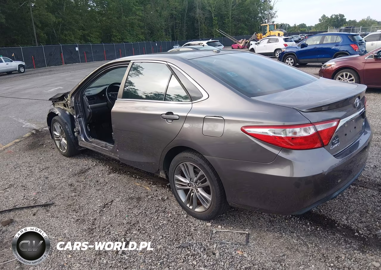 2015 Toyota Camry Se VIN:4T1BF1FK7FU485109 - 3