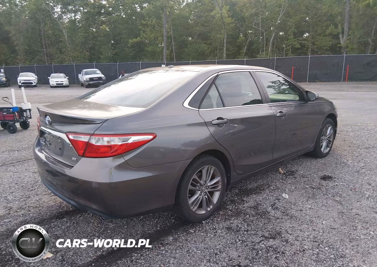 2015 Toyota Camry Se VIN:4T1BF1FK7FU485109 - 4