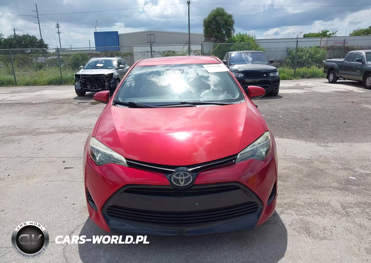 2018 Toyota Corolla Le VIN:5YFBURHE4JP842588 - 12