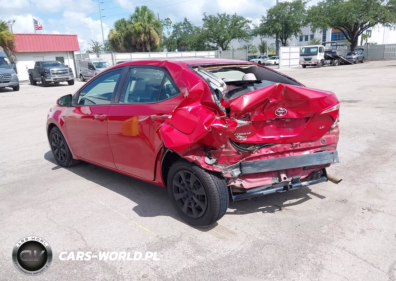 2018 Toyota Corolla Le VIN:5YFBURHE4JP842588 - 3