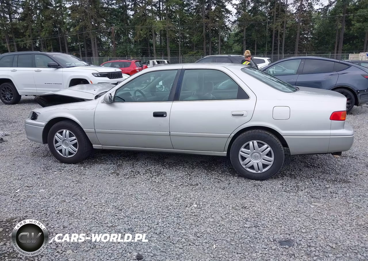 2000 Toyota Camry Le VIN:4T1BG22K8YU658311 - 15