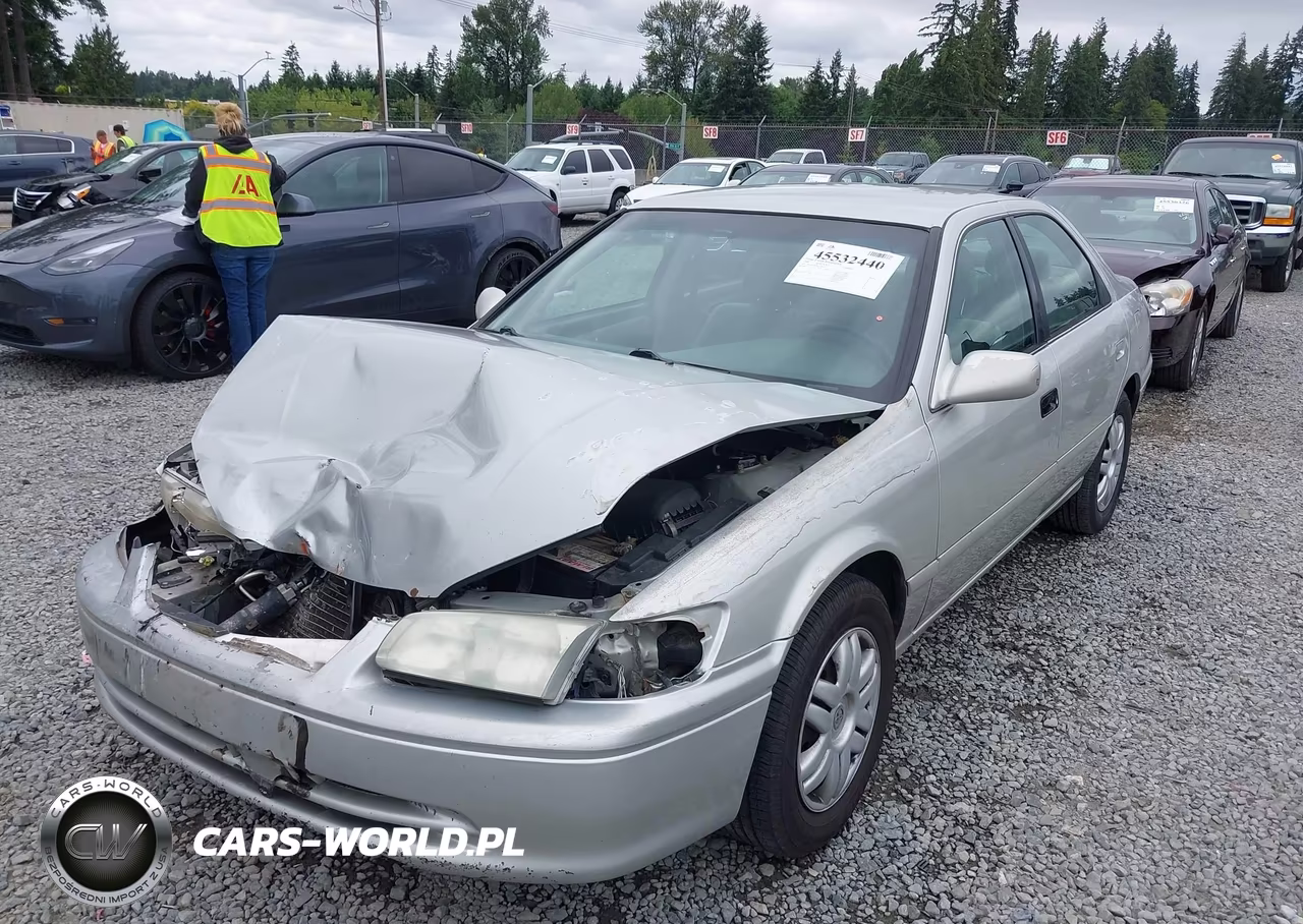 2000 Toyota Camry Le VIN:4T1BG22K8YU658311 - 2