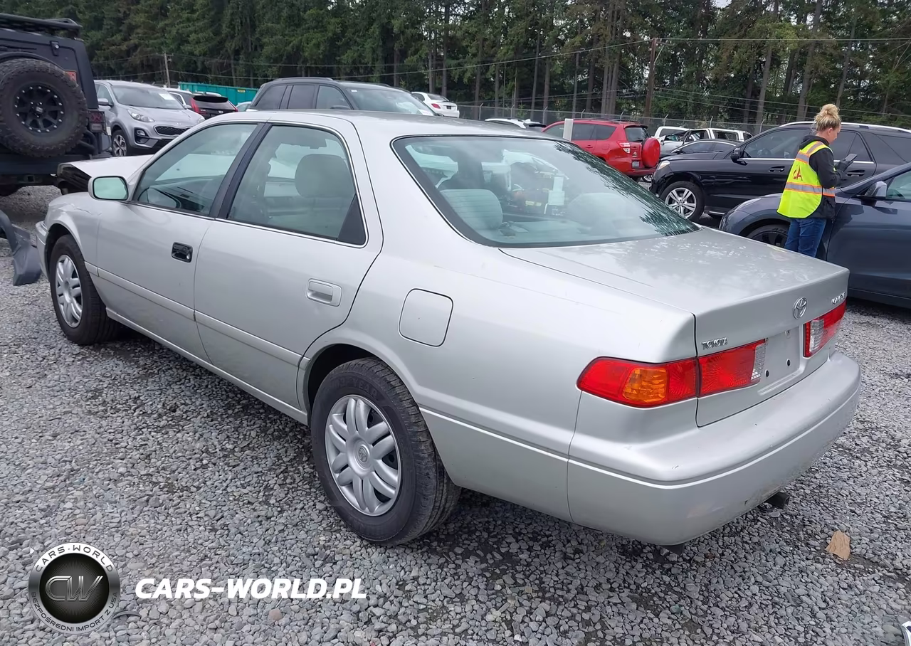 2000 Toyota Camry Le VIN:4T1BG22K8YU658311 - 3